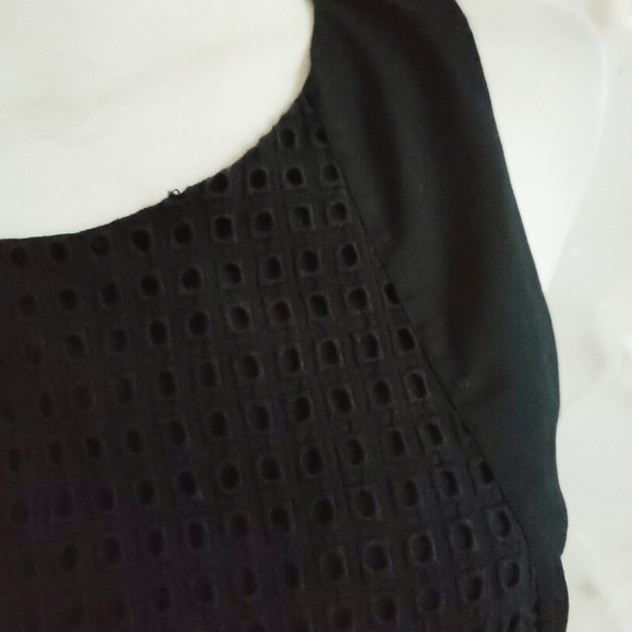 Theory Shift Top / Zip Up Back / Hollow / Black / Fits Medium - Picture 2 of 5